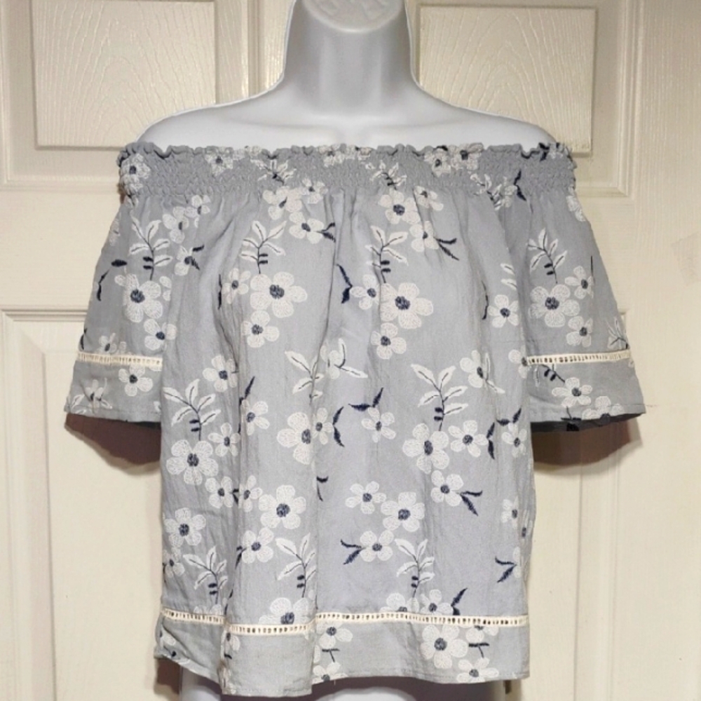 Love Notes Gray Floral Off-Shoulder Blouse